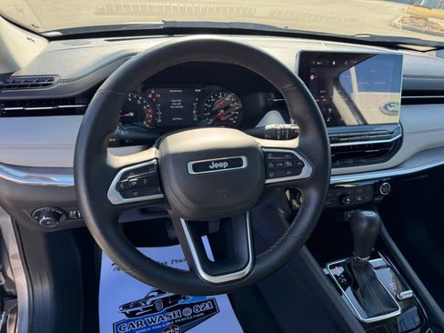 Used 2022 Jeep Compass Limited w/ Sun and Sound Group image 29