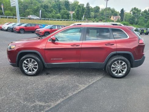 Used 2020 Jeep Cherokee Latitude Plus w/ Cold Weather Group AWD/4WD image 2