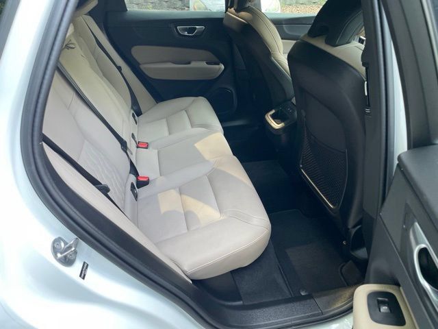 Certified 2026 Volvo XC60 B5 Plus AWD/4WD image 15
