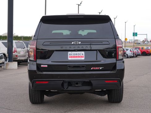 Used 2023 Chevrolet Suburban RST AWD/4WD image 4