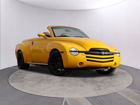 Used 2004 Chevrolet SSR w/ Preferred Equipment Group image 38