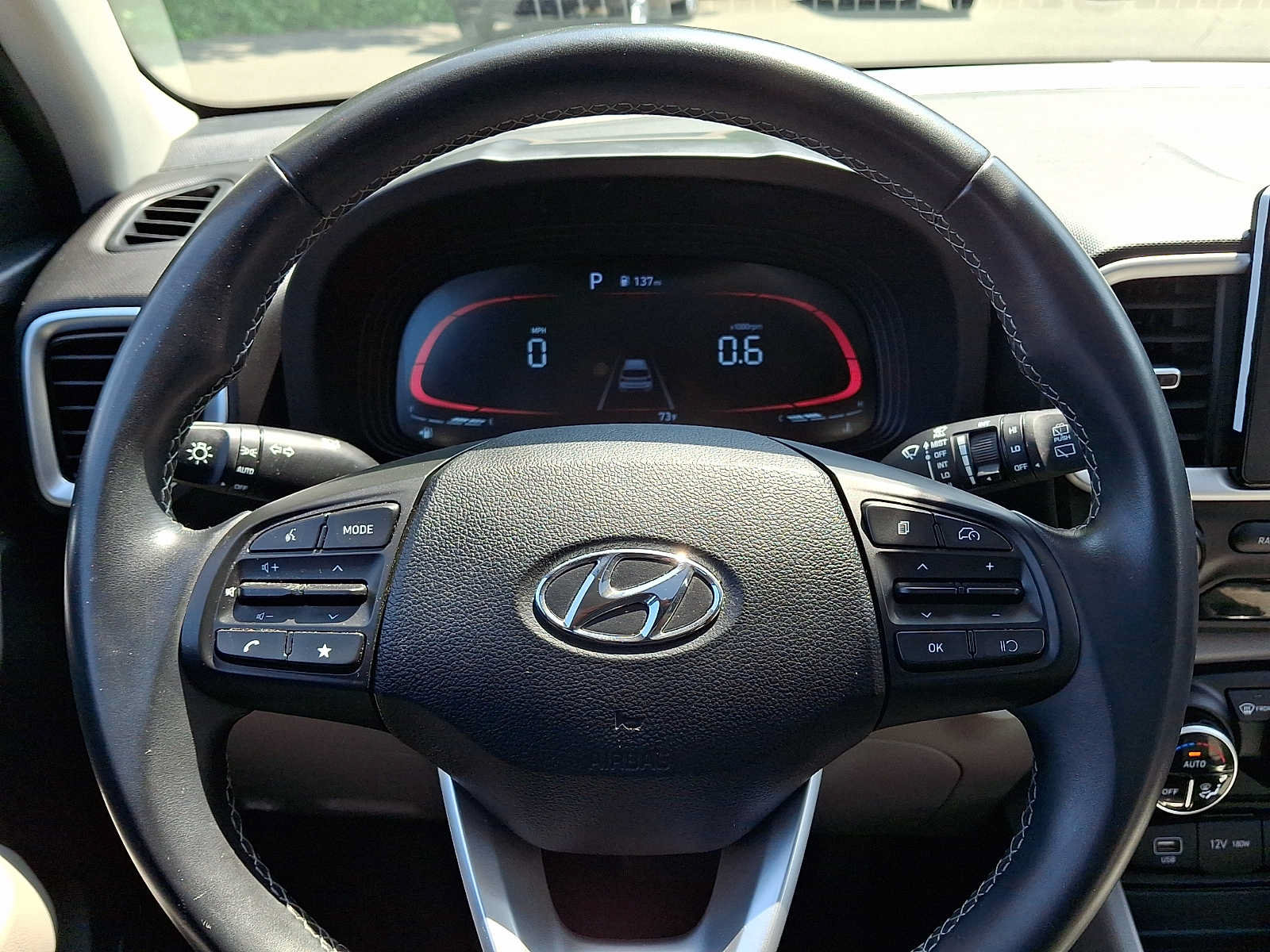 Used 2024 Hyundai Venue SEL FWD image 20