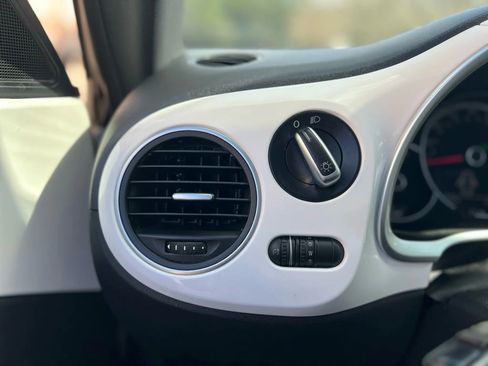 Used 2013 Volkswagen Beetle 2.5 image 17