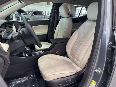 Used 2024 Buick Encore GX Avenir w/ Avenir Convenience Package image 9