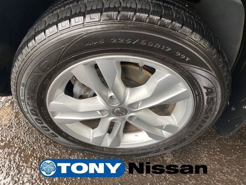 Used 2013 Nissan Rogue SV image 27