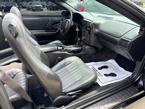 Used 2001 Chevrolet Camaro Z28 w/ SS Performance/Appearance Pkg RWD image 31