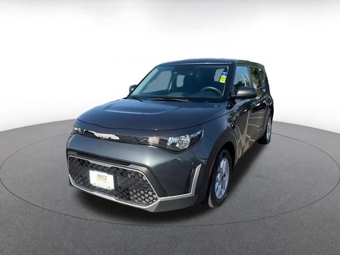 Used 2025 Kia Soul LX w/ LX Technology Package FWD image 7