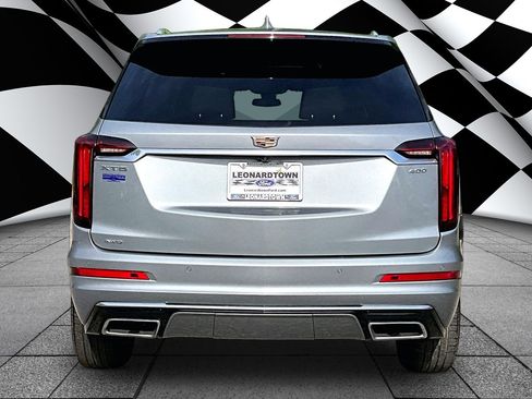 Used 2023 Cadillac XT6 Premium Luxury AWD/4WD image 4