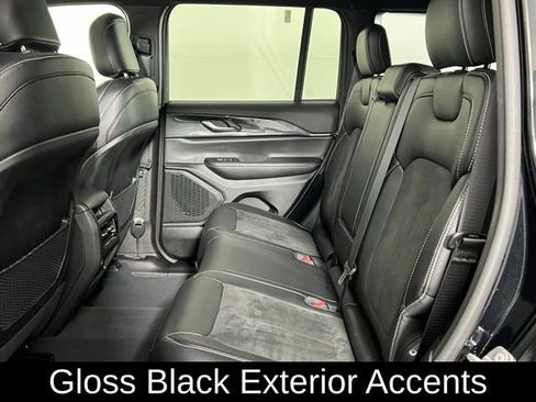 Used 2023 Jeep Grand Cherokee Altitude image 10