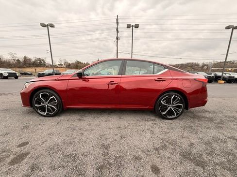 Certified 2024 Nissan Altima 2.5 SR image 8