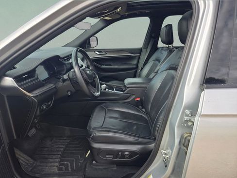 Used 2022 Jeep Grand Cherokee Overland image 18