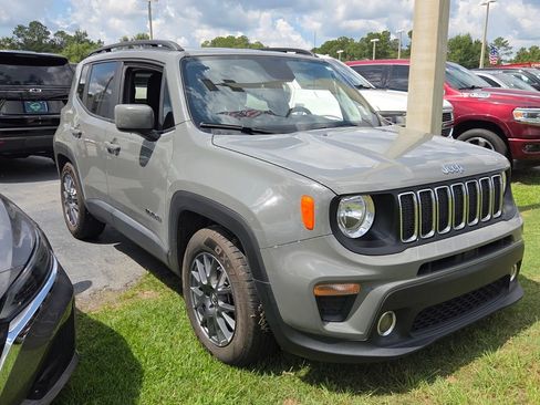 Used 2019 Jeep Renegade Latitude FWD image 18