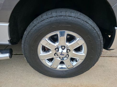 Used 2014 Ford F150 XLT w/ XLT Chrome Package image 23