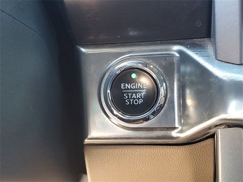 Used 2021 Ford F150 Lariat w/ Equipment Group 502A High image 22