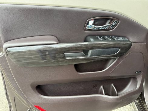 Used 2016 Kia Sedona SX Limited w/ Option Group 030 image 23