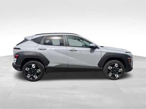 Used 2025 Hyundai Kona SEL AWD/4WD image 4
