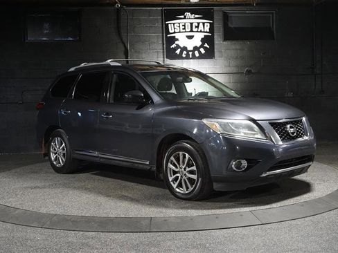 Used 2014 Nissan Pathfinder SL w/ Cargo Package image 8