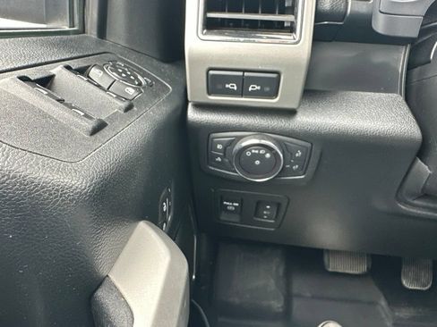 Used 2019 Ford F150 Lariat w/ Equipment Group 502A Luxury AWD/4WD image 34