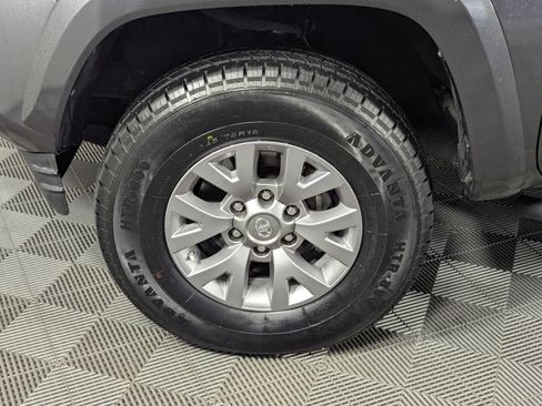 Used 2019 Toyota Tacoma SR5 RWD image 33