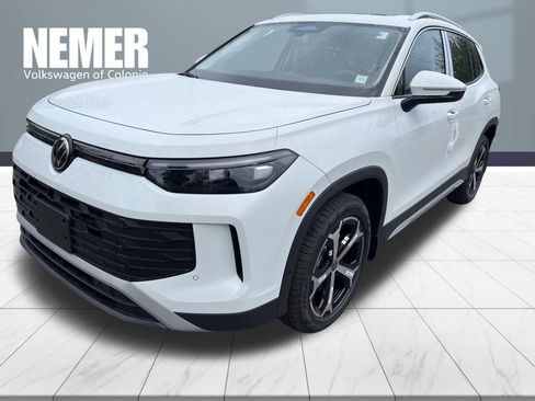 New 2026 Volkswagen Tiguan SE image 1