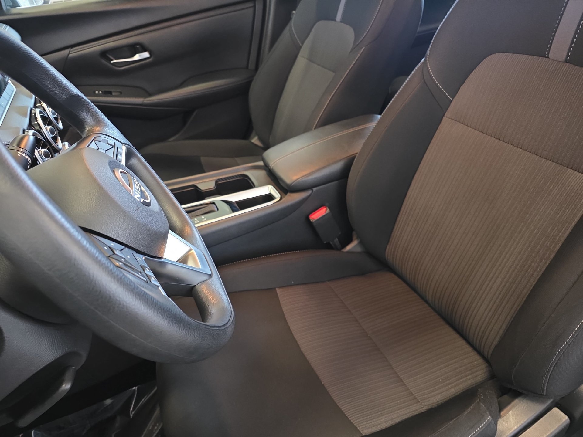 Used 2025 Nissan Sentra SV FWD image 31