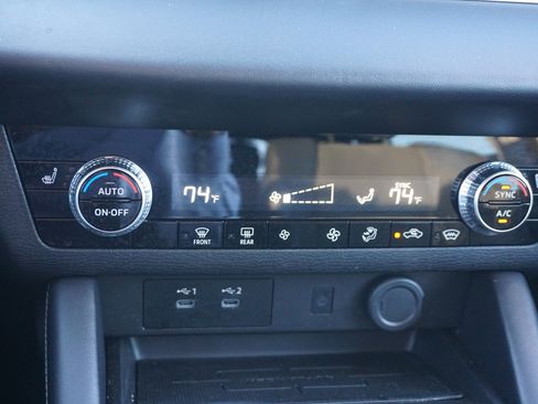 Used 2025 Mitsubishi Outlander SE image 24