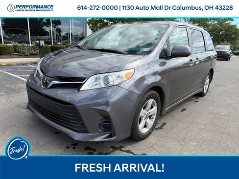 Used 2020 Toyota Sienna LE FWD image 4