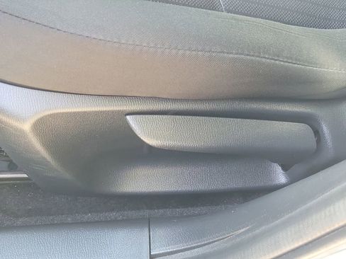 Used 2016 MAZDA MAZDA3 i Sport image 25