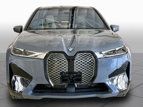 Used 2024 BMW iX xDrive50 w/ Sport Package AWD/4WD image 3