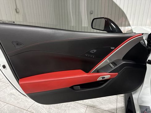 Used 2016 Chevrolet Corvette Z06 w/ 3LZ Preferred Equipment Group image 23