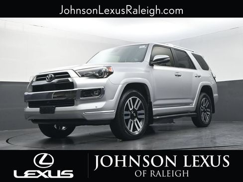 Used 2022 Toyota 4Runner Limited AWD/4WD image 17