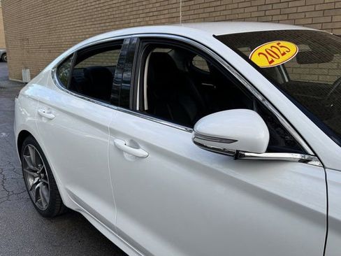 Used 2025 Genesis G70 2.5T AWD/4WD image 5