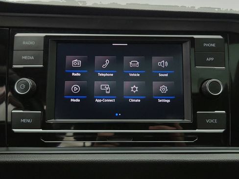 Used 2023 Volkswagen Jetta SE w/ Panoramic Sunroof Package FWD image 16