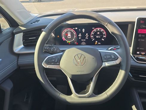 New 2026 Volkswagen Tiguan SE image 12