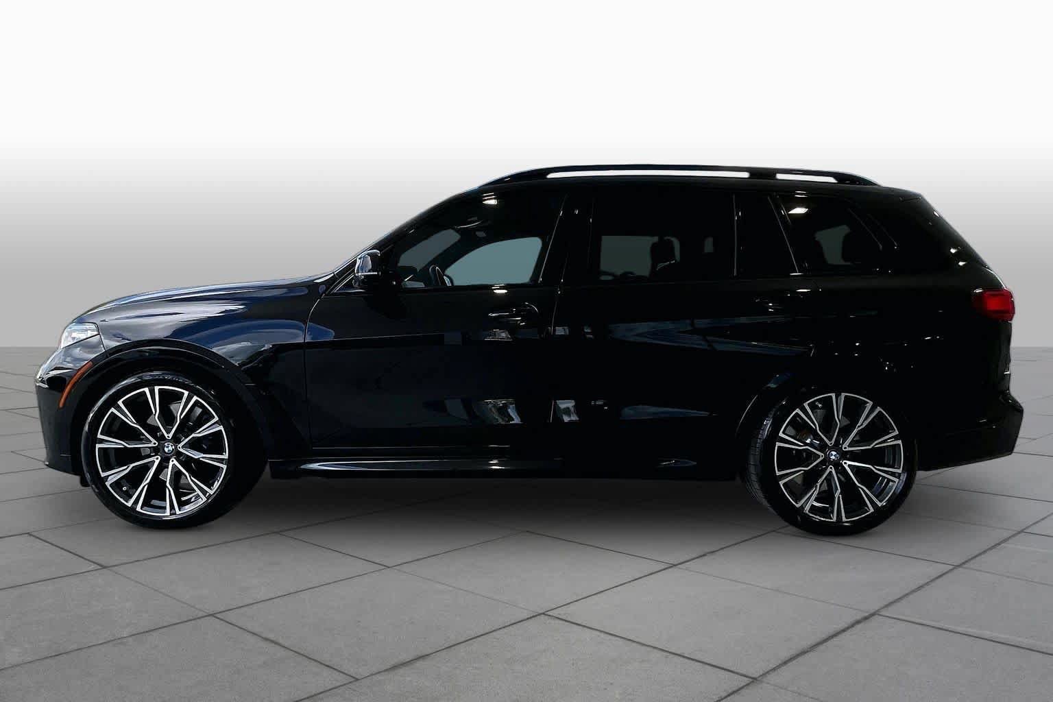 Used 2022 BMW X7 M50i AWD/4WD image 32