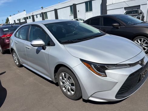 Used 2024 Toyota Corolla LE FWD image 2