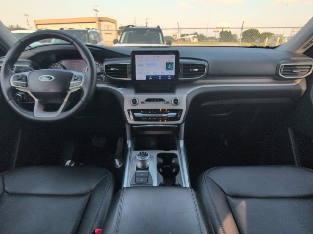 Certified 2023 Ford Explorer XLT w/ Equipment Group 202A AWD/4WD image 15