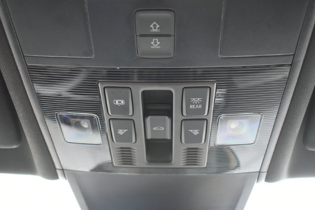 Used 2024 Volkswagen Tiguan SE R-Line AWD/4WD image 32