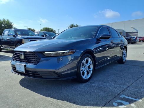 Certified 2025 Honda Accord LX image 20