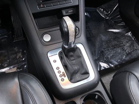 Used 2017 Volkswagen Tiguan Sport image 29