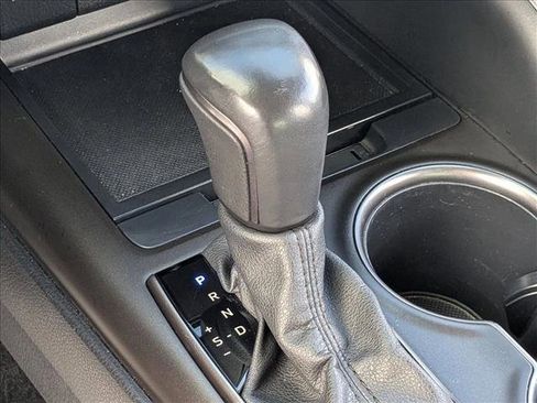 Used 2022 Toyota Camry SE image 12