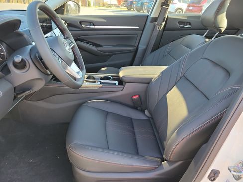 New 2025 Nissan Altima 2.5 SR w/ SR Premium Package image 12