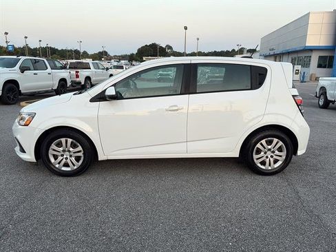 Used 2020 Chevrolet Sonic LT image 4