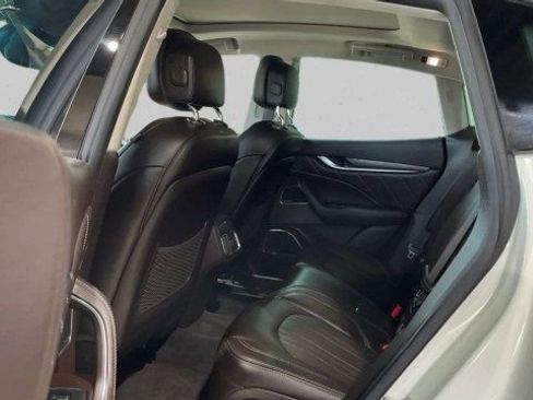 Used 2021 Maserati Levante S GranLusso image 10