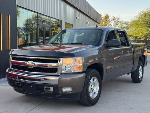 Used 2008 Chevrolet Silverado 1500 LT w/ Max Trailering Pack RWD image 2