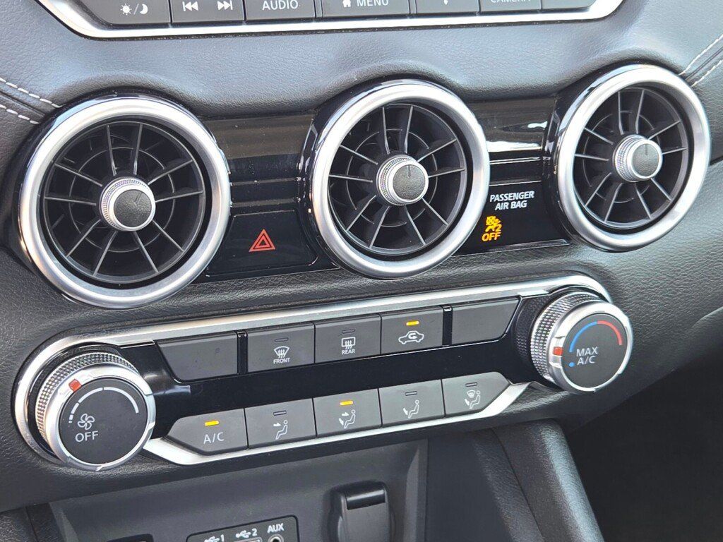 Used 2024 Nissan Sentra SV FWD image 14