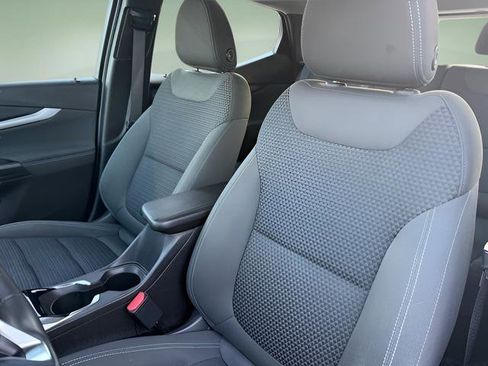 Used 2023 Chevrolet Bolt EUV LT image 34