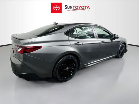 Used 2026 Toyota Camry SE FWD image 4