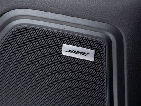 Certified 2026 Porsche Macan AWD/4WD image 33