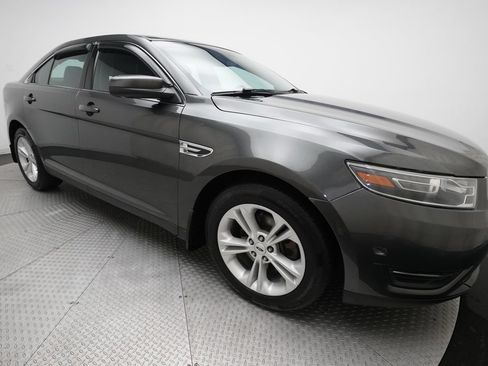 Used 2018 Ford Taurus SEL FWD image 36